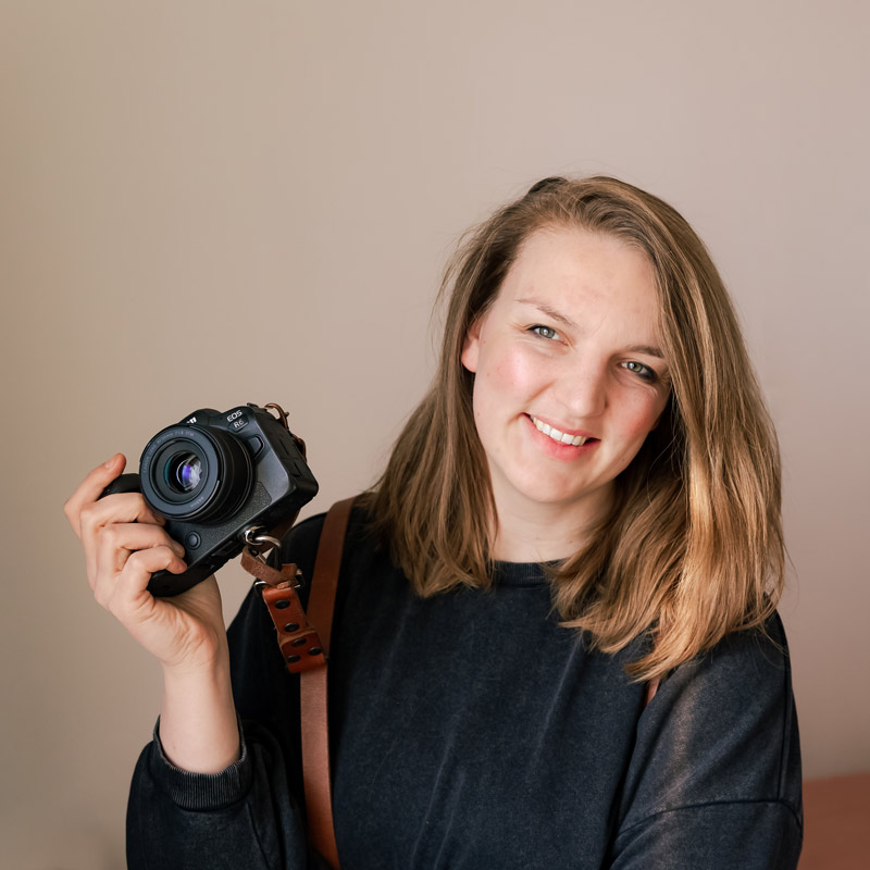 Angela Kiemeneij Fotografie is familiefotograaf, trouwfotograaf en komt uit Oirschot. Maar fotografeert veel in Eindhoven, Den Bosch en Tilburg heel Brabant en daar buiten.