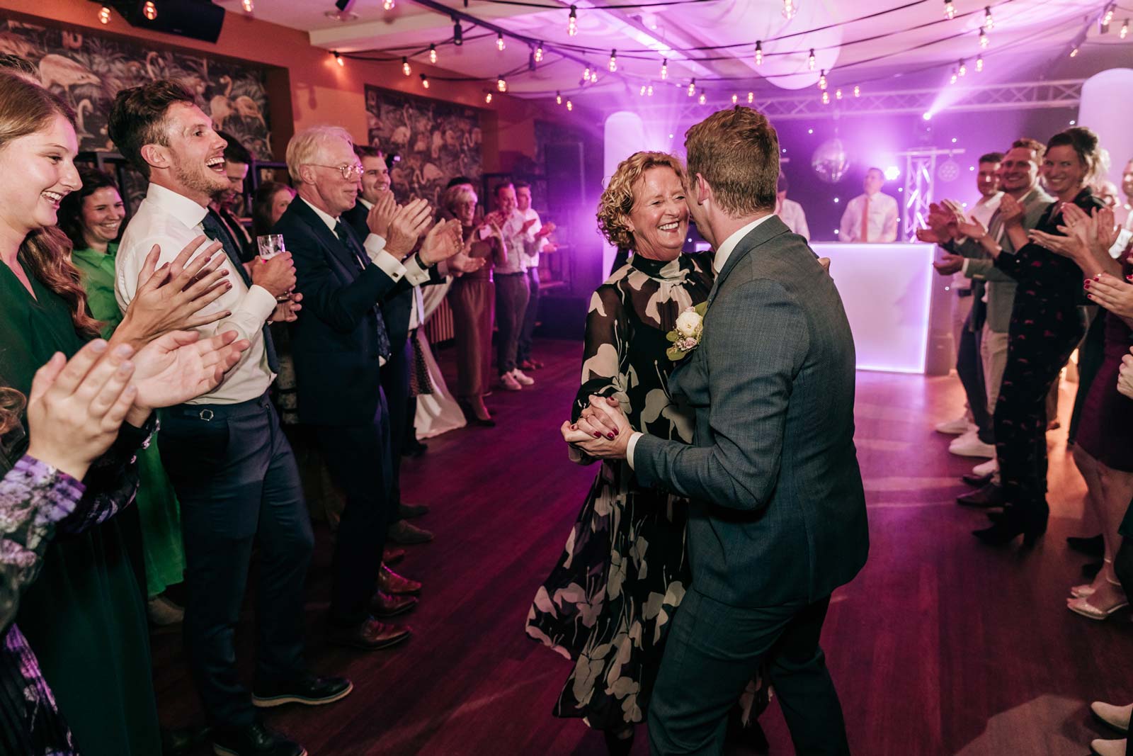 Feestfotograaf voor de omgeving van Eindhoven, Tilburg & Den Bosch. Beleef het feest zoals het is geweest!